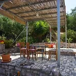 Haus Mit Pool Im Olivenhain Apartman *