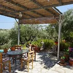 Haus Mit Pool Im Olivenhain Apartman