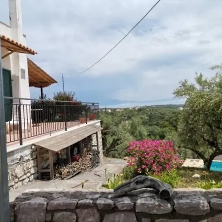Haus Mit Pool Im Olivenhain Koróni