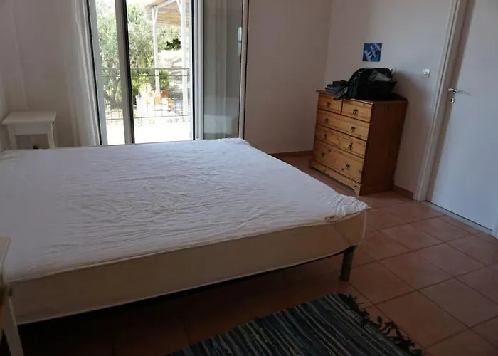 Haus Mit Pool Im Olivenhain Koróni