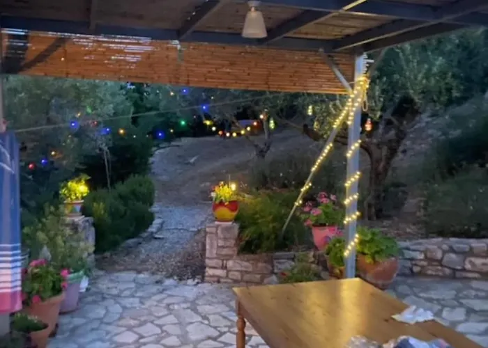 Haus Mit Pool Im Olivenhain شقة Koróni