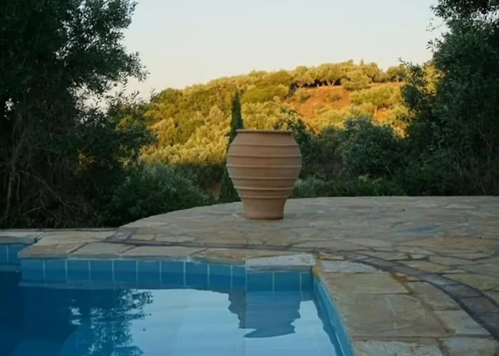 Haus Mit Pool Im Olivenhain *