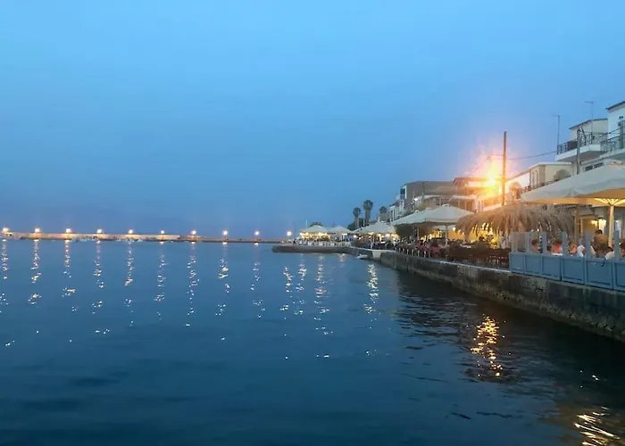 Haus Mit Pool Im Olivenhain شقة Koróni