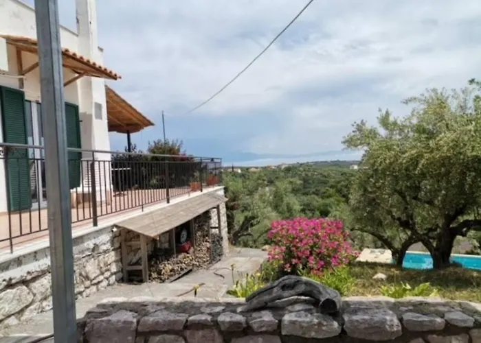 Haus Mit Pool Im Olivenhain Koróni