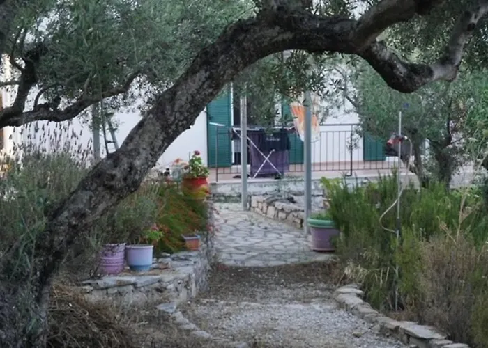 Appartement Haus Mit Pool Im Olivenhain *